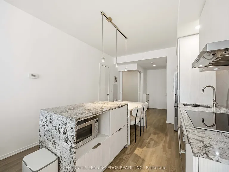 1 Bloor St E #3308 — Photo 14