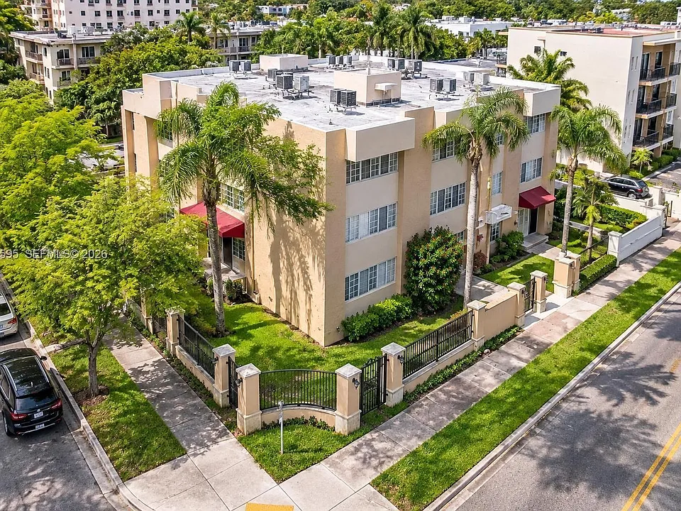 300 Madeira Ave #304
