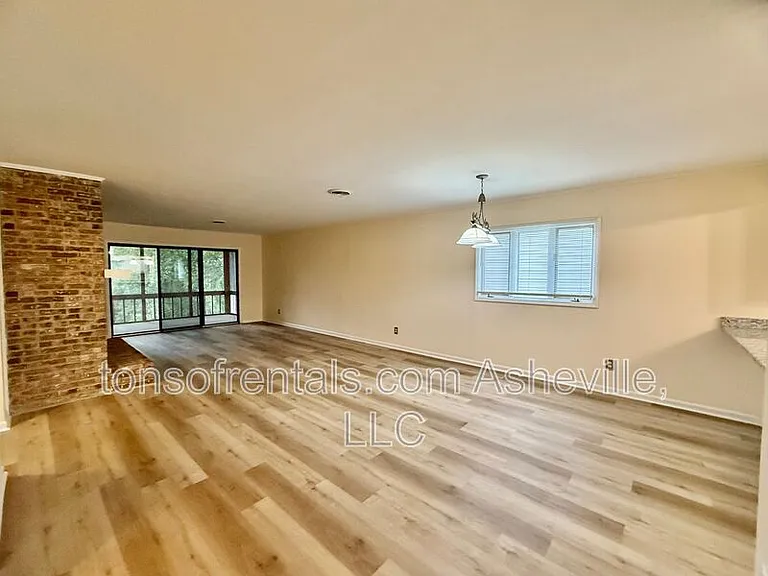 181 N Britton Creek Ct — Photo 3