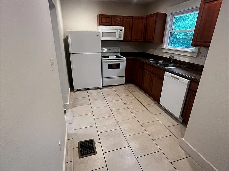 871 W Ingomar Rd — Photo 6