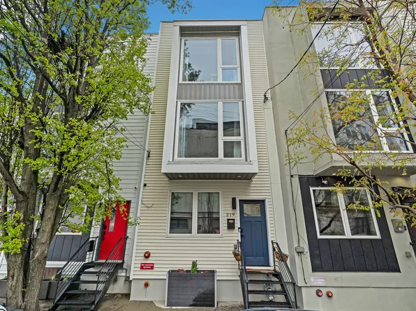 219 Green St, Philadelphia, PA 19123
