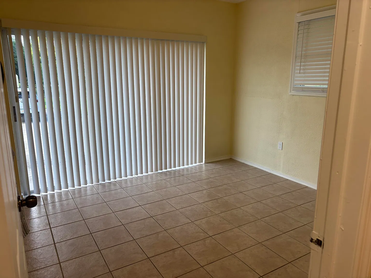 Studio, 1.0 bath, 682 sqft, $2,300 — Photo 2