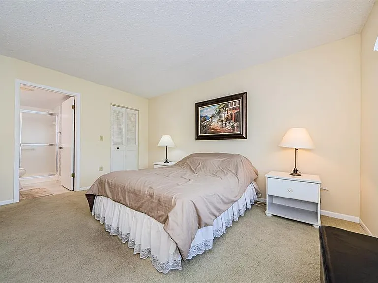 1151 Pine Ridge Cir W #F1 — Photo 24