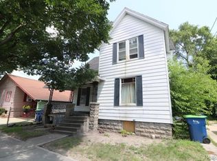 1002 N Henry St, Bay City, MI 48706