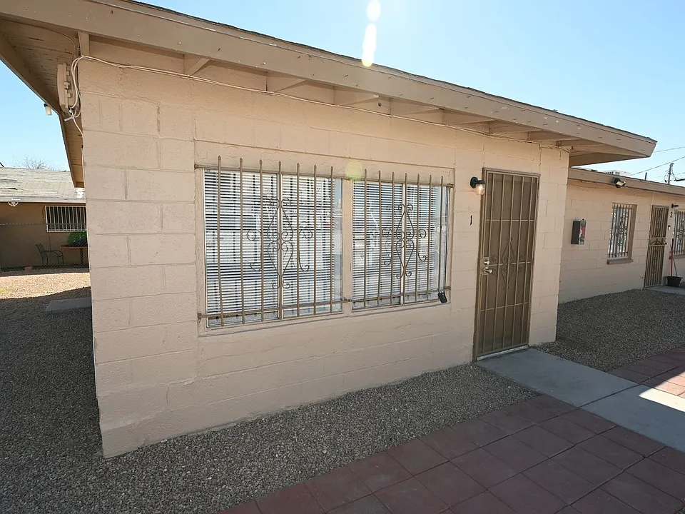 1007 C St #1