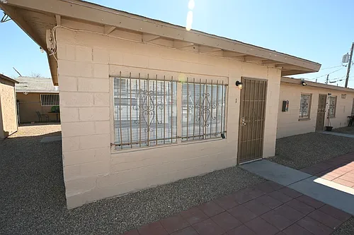 1007 C St #1 Photo 1