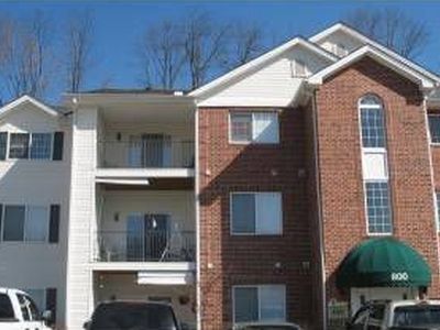 800 Hidden Ridge Ct, South Park, PA, 15129
