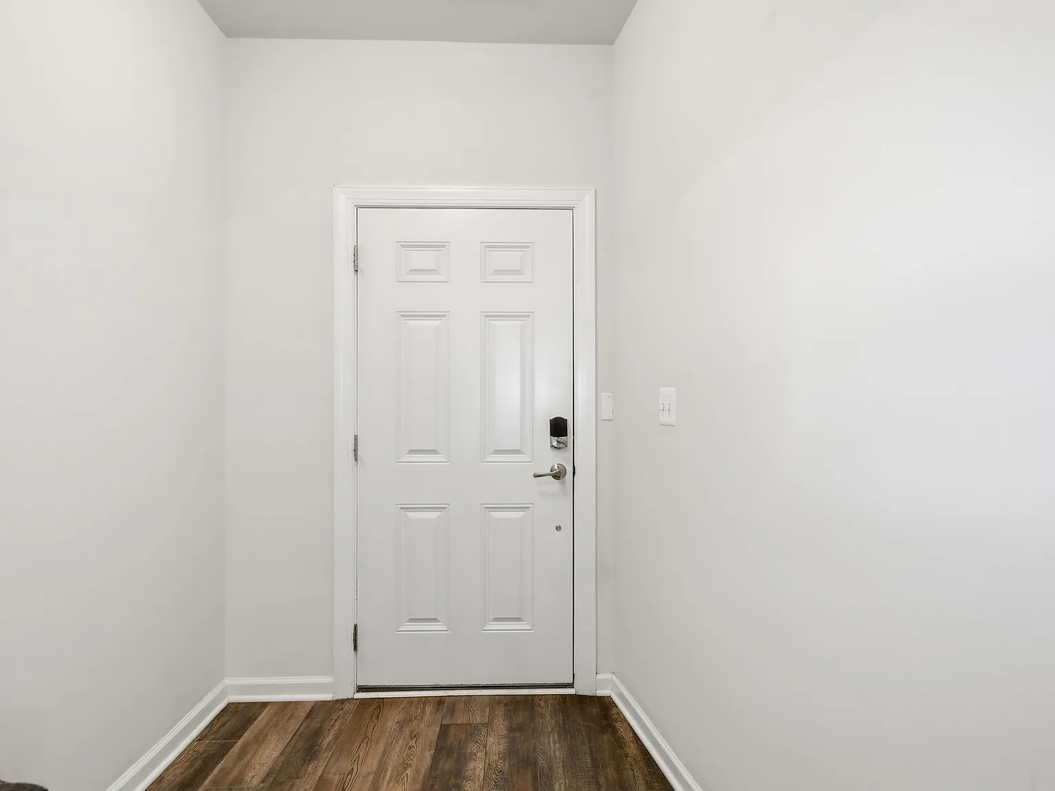 5 bed, 4.5 bath, 2472 sqft, $3,800 — Photo 4