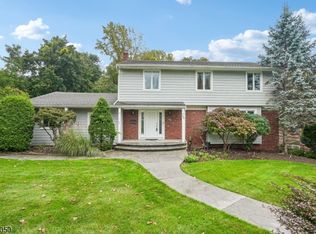 26 Almroth Dr, Wayne Twp., NJ 07470