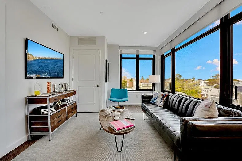 Studio, 667 sqft, $2,530 — Photo 4