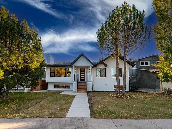 2nd image of 311 S Parkglen Cres SE