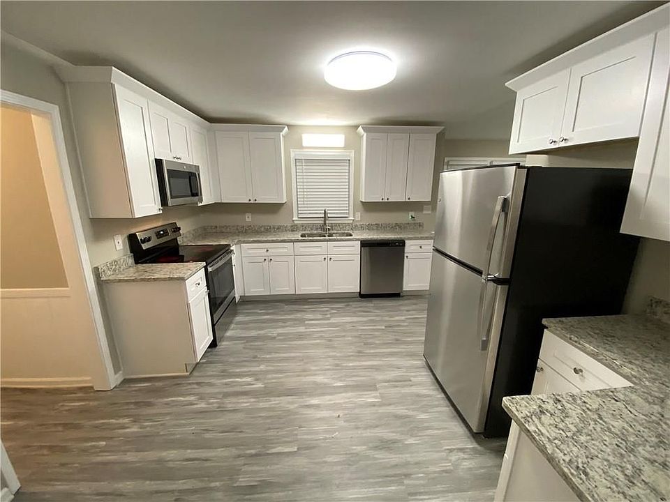 2nd image of 726 Chesterfield Dr