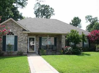 103 Pinegarden, Sour Lake, TX 77659