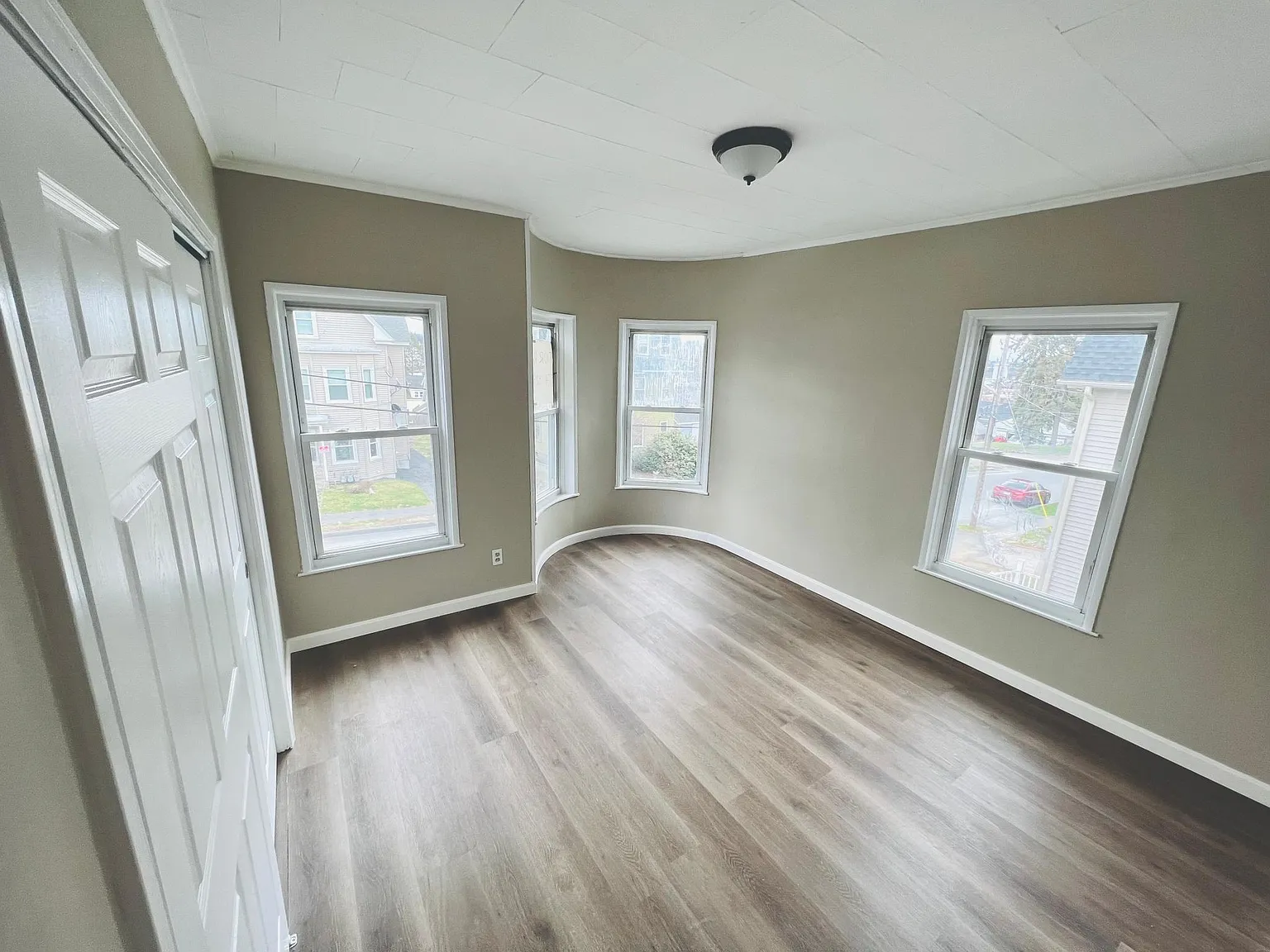 2 bed, $2,000 — Photo 3