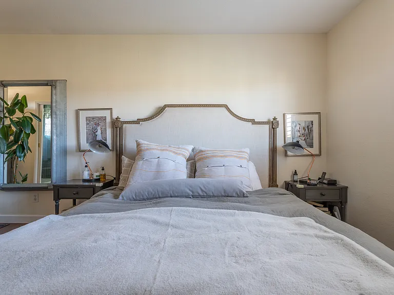 King size primary bedroom
