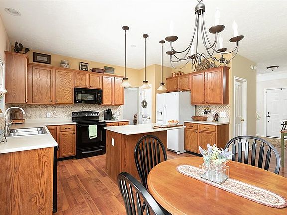 5th image of 8070 Saint Patrick Dr