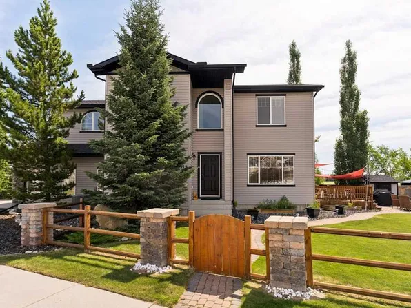 115 Rockmont Ct NW, Calgary, AB T3G 5V8
