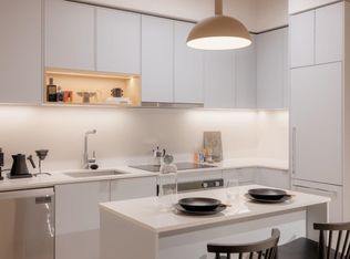 3633 Willingdon Ave #104, Burnaby, BC V5C5E8