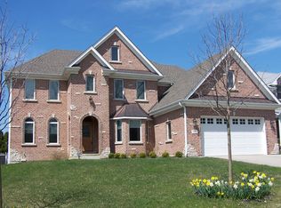 35 Linden Rd, Lake Zurich, IL 60047