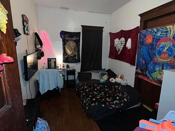 5th image of 245 Boyleston Ave