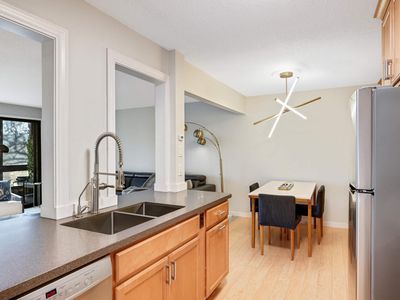 4370 Brookside Ct APT 209, Edina, MN, 55436