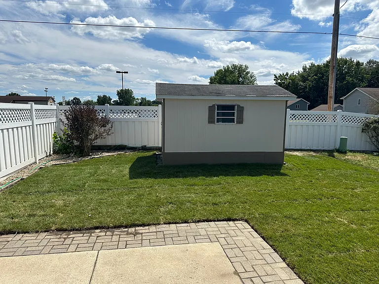 1658 Pine Ridge Cir — Photo 8