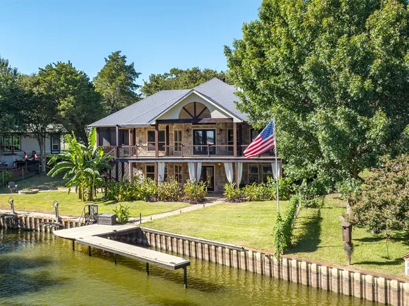 129 Little River Bnd, Mabank, TX 75156