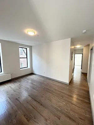 Rented by Reyes & Elsamad Real Estate Group | media 2