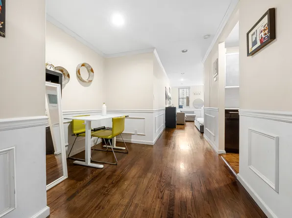 215 East 77th Street image 4 of 16