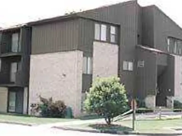 Oak Ridge Apartments — Photo 11