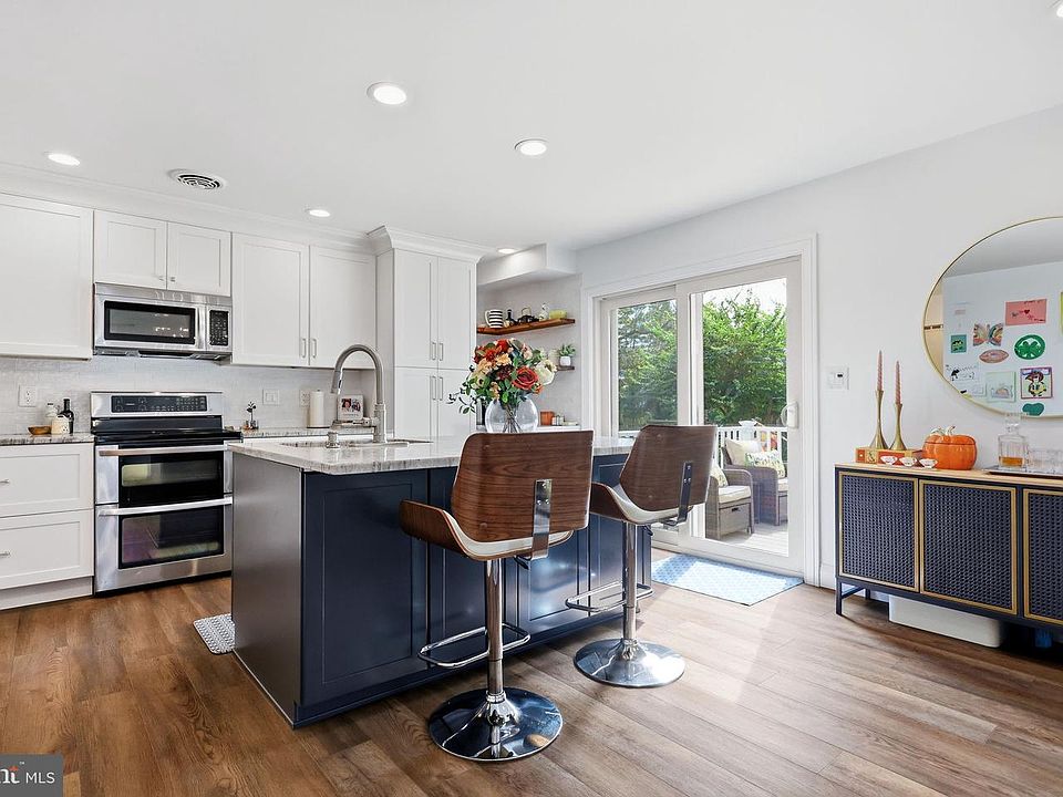 2nd image of 247 Parkview Way
