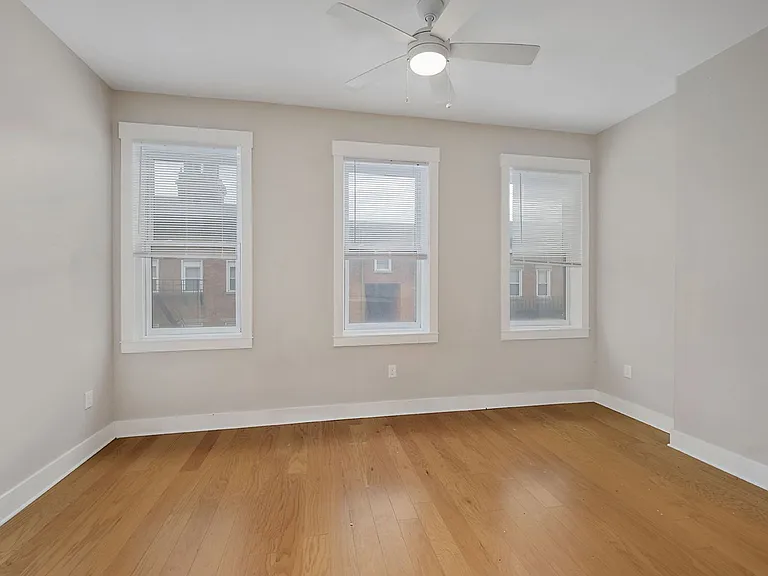 412 E 13th St #4 — Photo 5