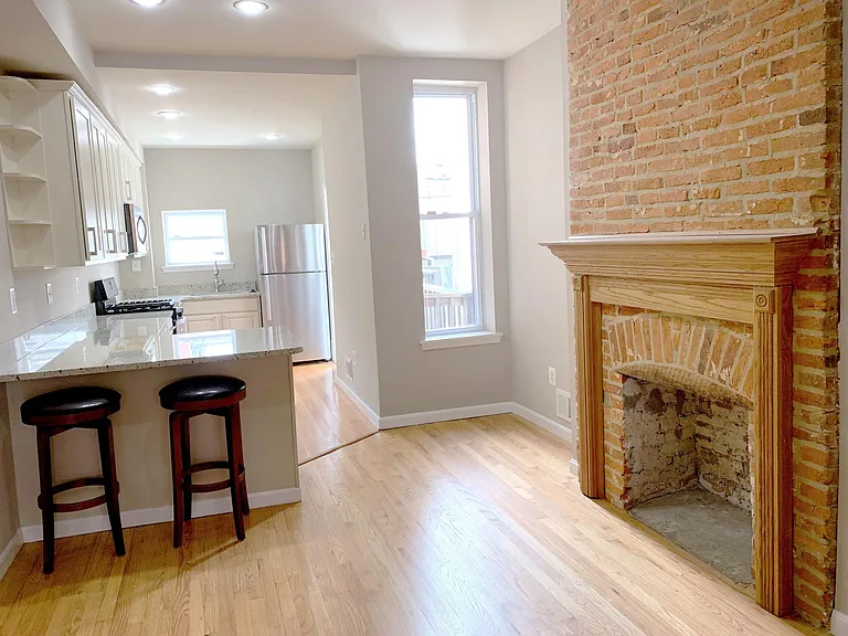 1628 S Charles St — Photo 10