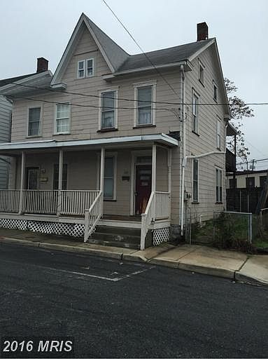 2nd image of 228 N Mulberry St