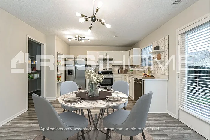 1726 Blue Grass Pkwy — Photo 2