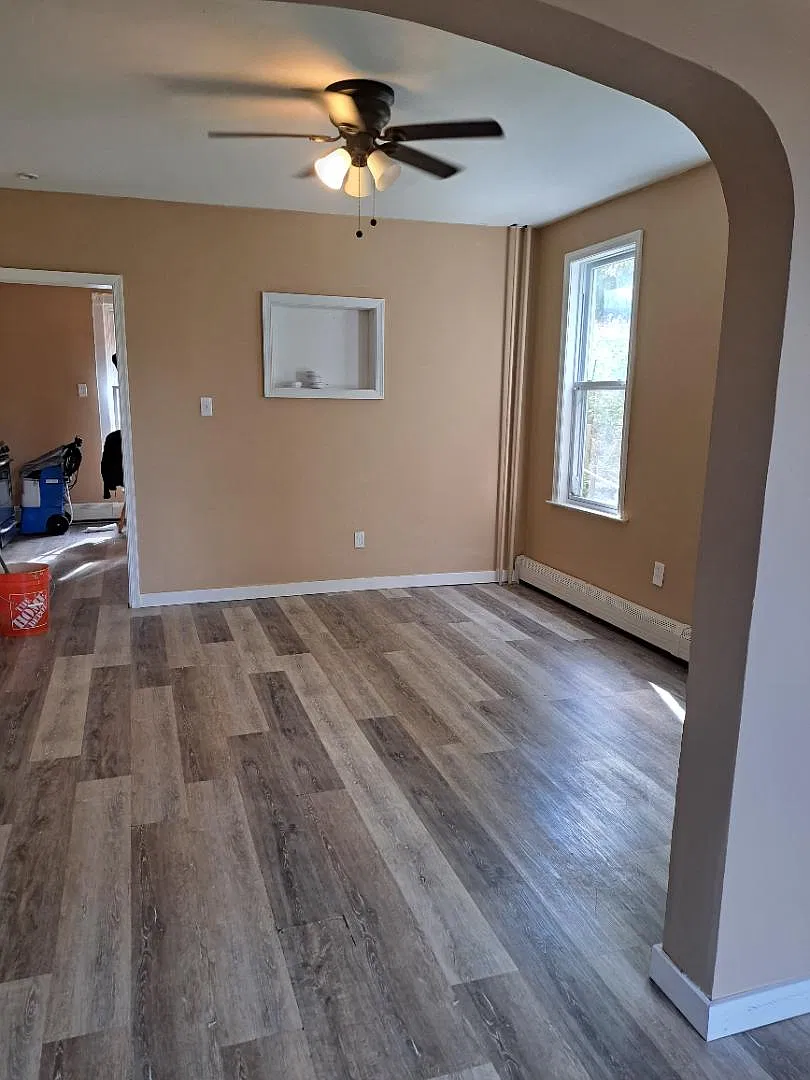 947 Wyandotte St — Photo 3