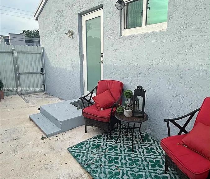 1558 NW 103rd St #EFFICIENCY — Photo 2