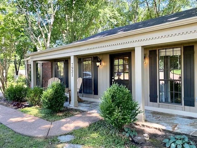 7931 Nikerton Dr — Photo 2