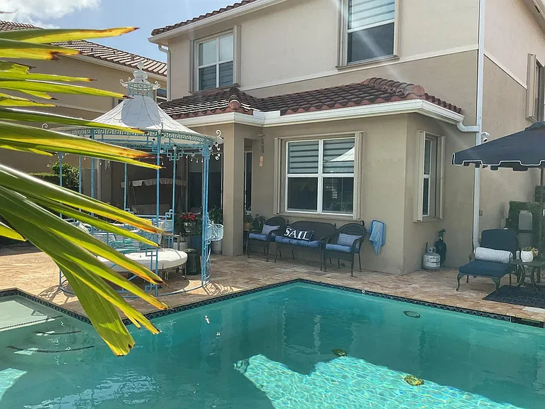 8219 Calabria Lakes Dr — Photo 84