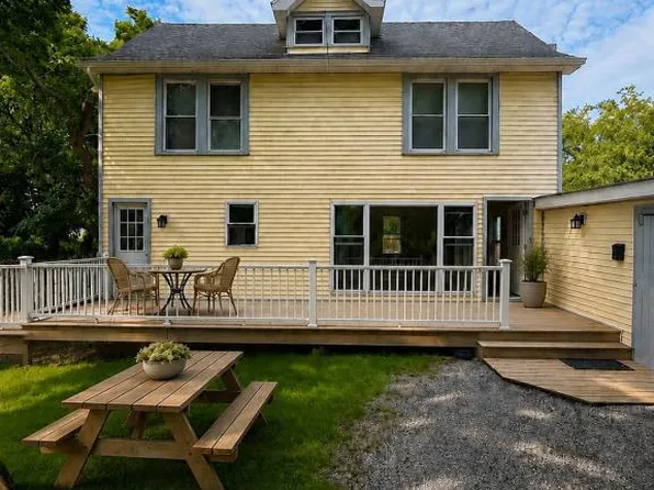 2 Spring St, Hudson, NY 12534