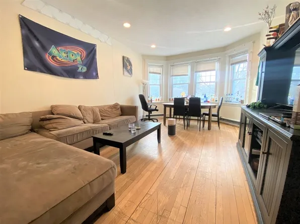 75 Babcock St #1A, Brookline, MA 02446