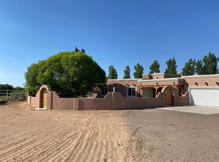 5 Del Cerro Ct, Los Lunas, NM 87031