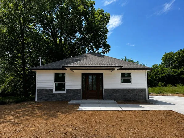 1099 Bryant St, Milan, TN 38358