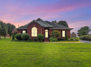 1142 Lakes Edge Dr, Murfreesboro, TN 37130