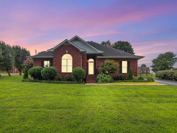 1142 Lakes Edge Dr, Murfreesboro, TN 37130