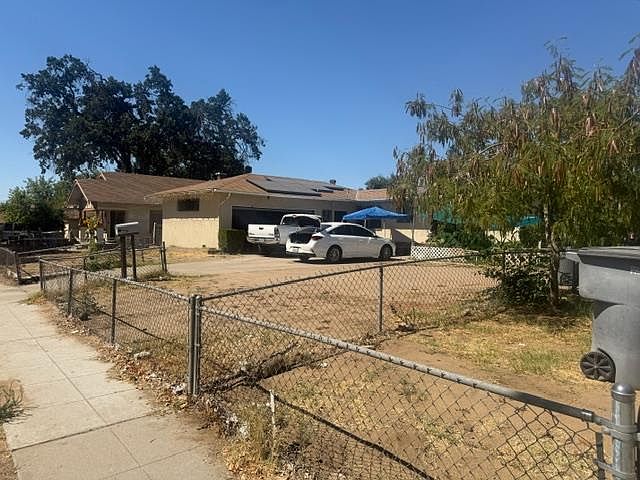 2nd image of 838 B St