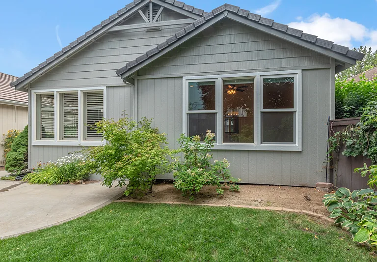 785 Caughlin Xing — Photo 12