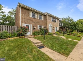 725 Colonial Ave, Sterling, VA 20164