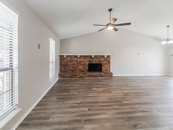 3rd image of 4322 Lorraine Ave