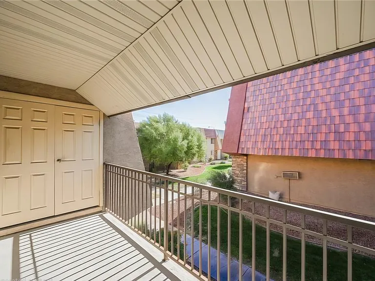 4400 Sandy River Dr #16 — Photo 33